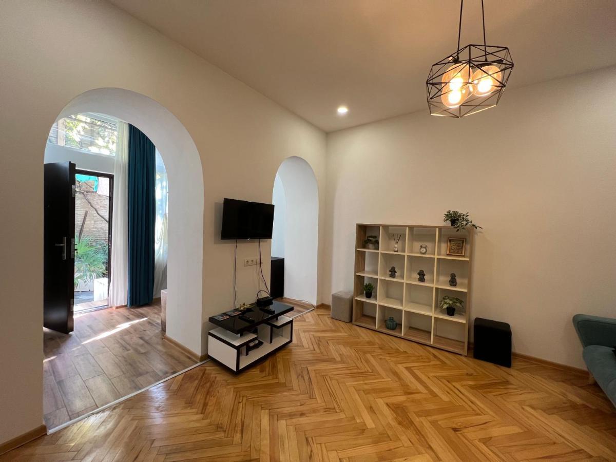 Cosy Apartment In Tbilisi Centre Εξωτερικό φωτογραφία